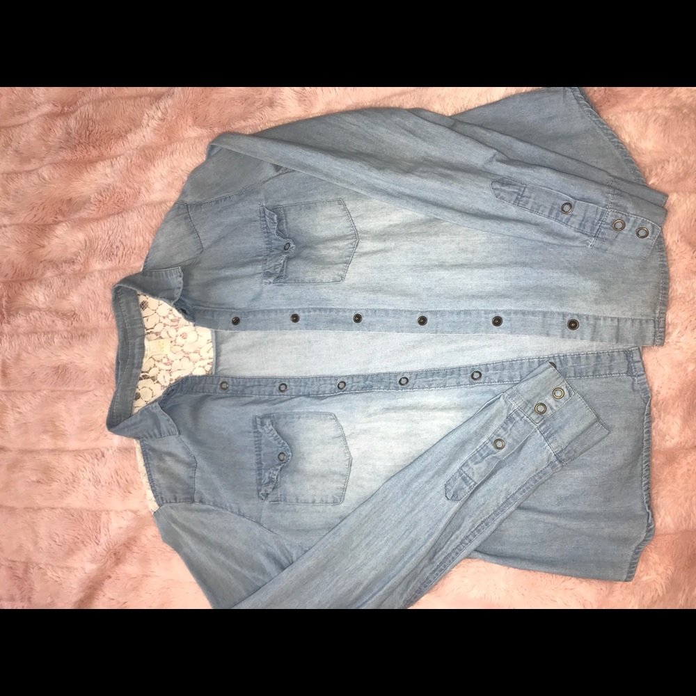 Jean shirt with lace detail